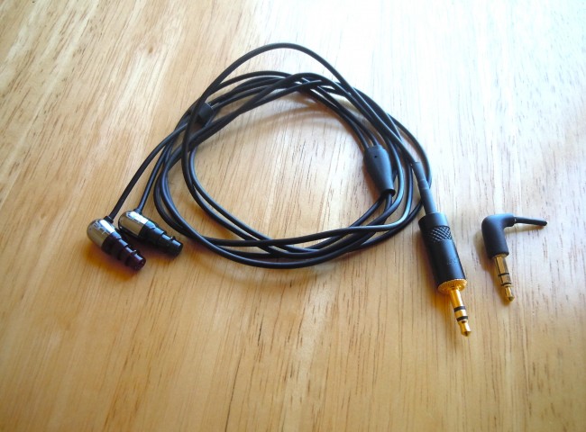 Ultimate Ears  UE700