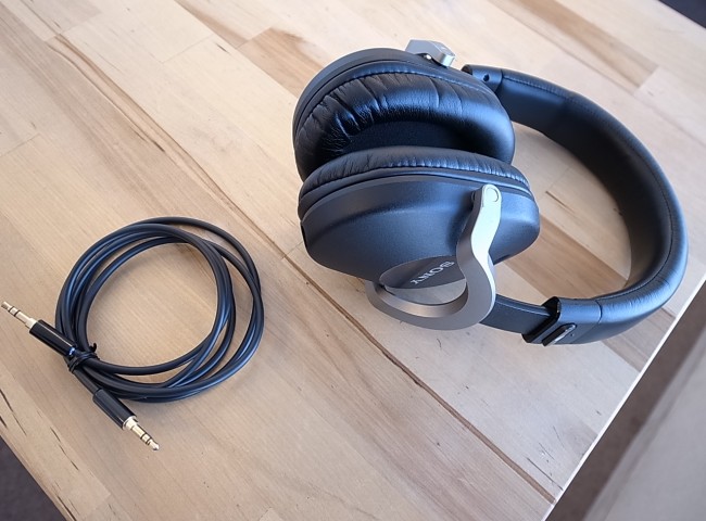SONY MDR-ZX700